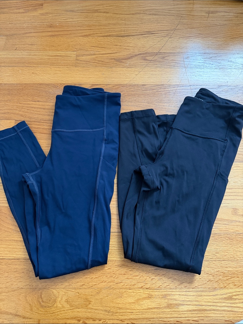 Athleta Ultimate Capri Stash Pocket 3/4 Tight - Navy and Black